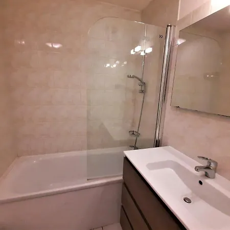 Apartment Renove Au Pied Des Pistes, 3 Chambres, Balcon, 8 Personnes - Les Menuires - Fr-1-452-79 *
